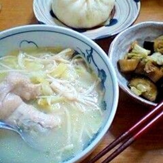 手羽元の韓国風スープ（タッカンマリ）